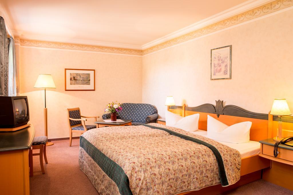 Up Hus Hotel Neuruppin Eksteriør billede