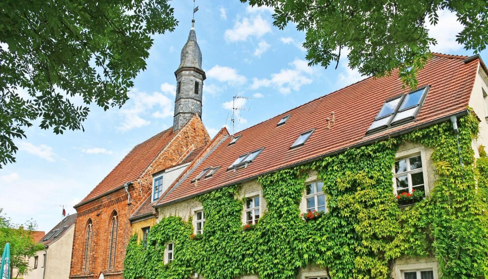 Up Hus Hotel Neuruppin Eksteriør billede